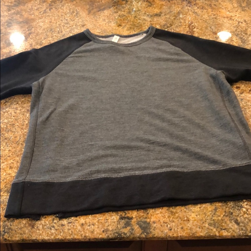 Lululemon men’s Crewneck
